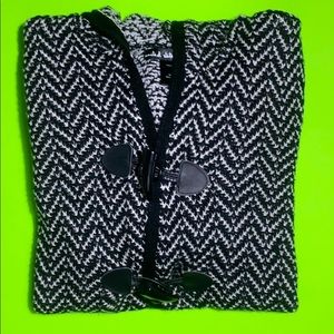 United Stares Sweater Black & White Chevron Hoodie